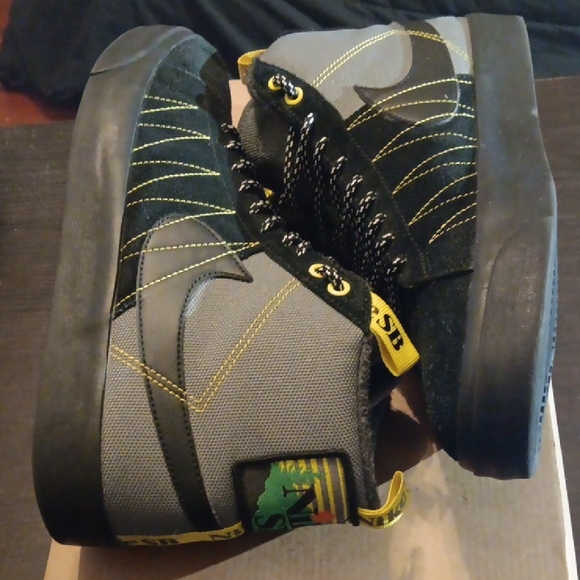 Nike SB Zoom Blazer Mid PRM Acclimate Cool Grey Yellow Strike Mens 9.5 Womens 11 - Picture 7 of 9